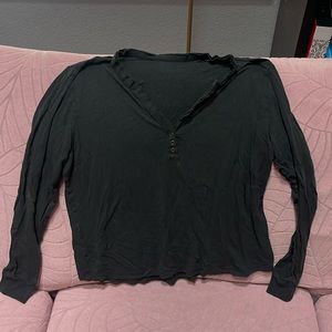 Just a simple cute long sleeve v neck